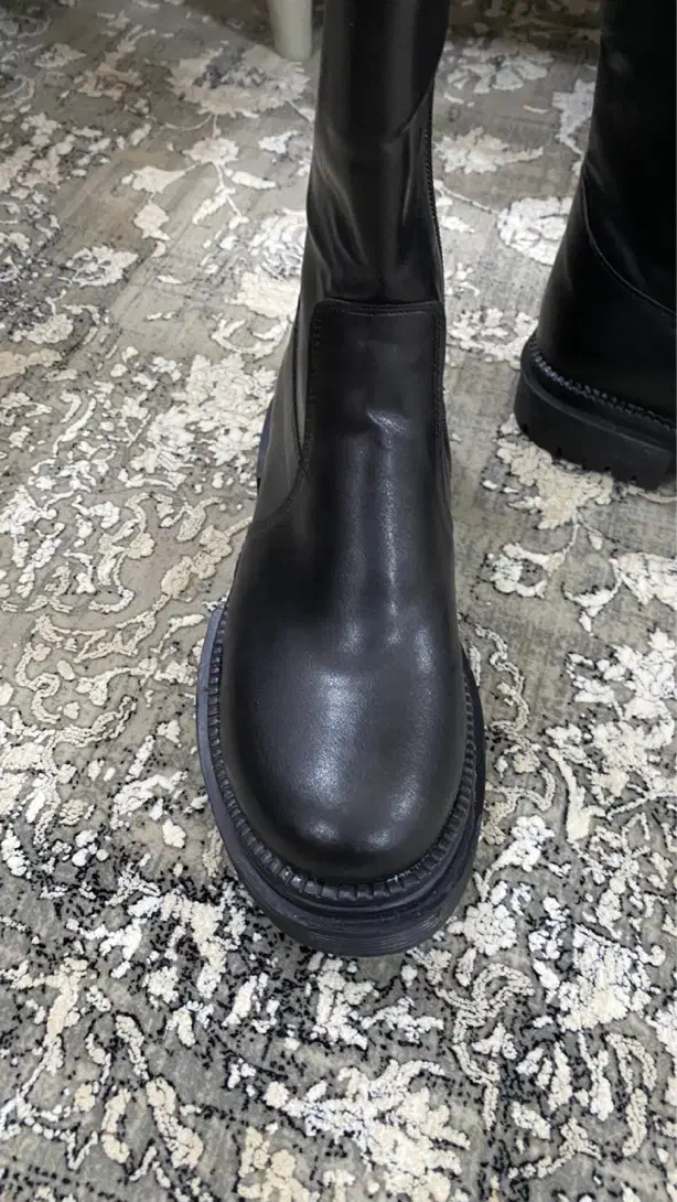 بوت بلند|کیف، کفش، کمربند|نیشابور, جمهوری|دیوار