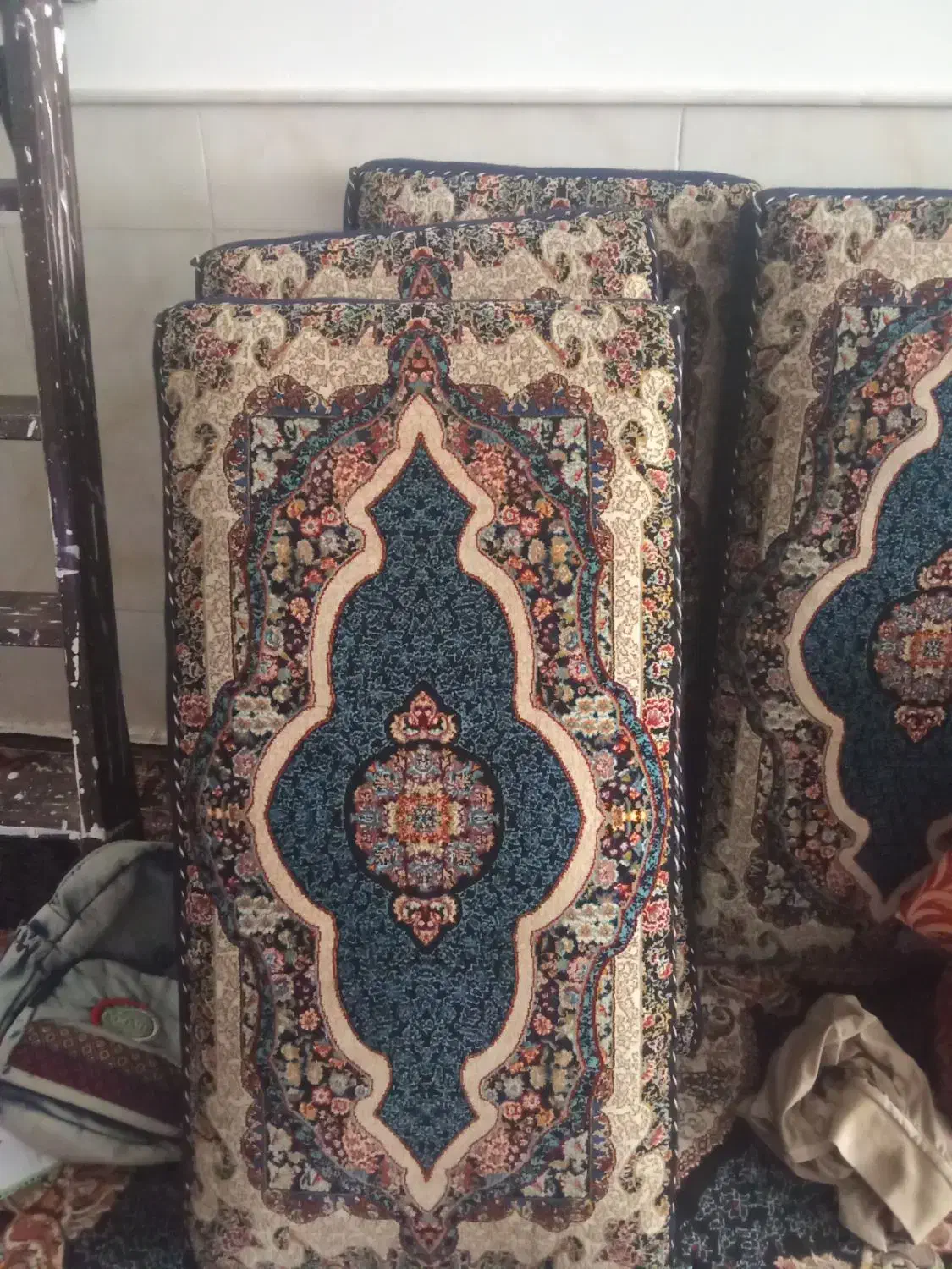 پشتی|پشتی|قم, علی آباد سعدگان|دیوار