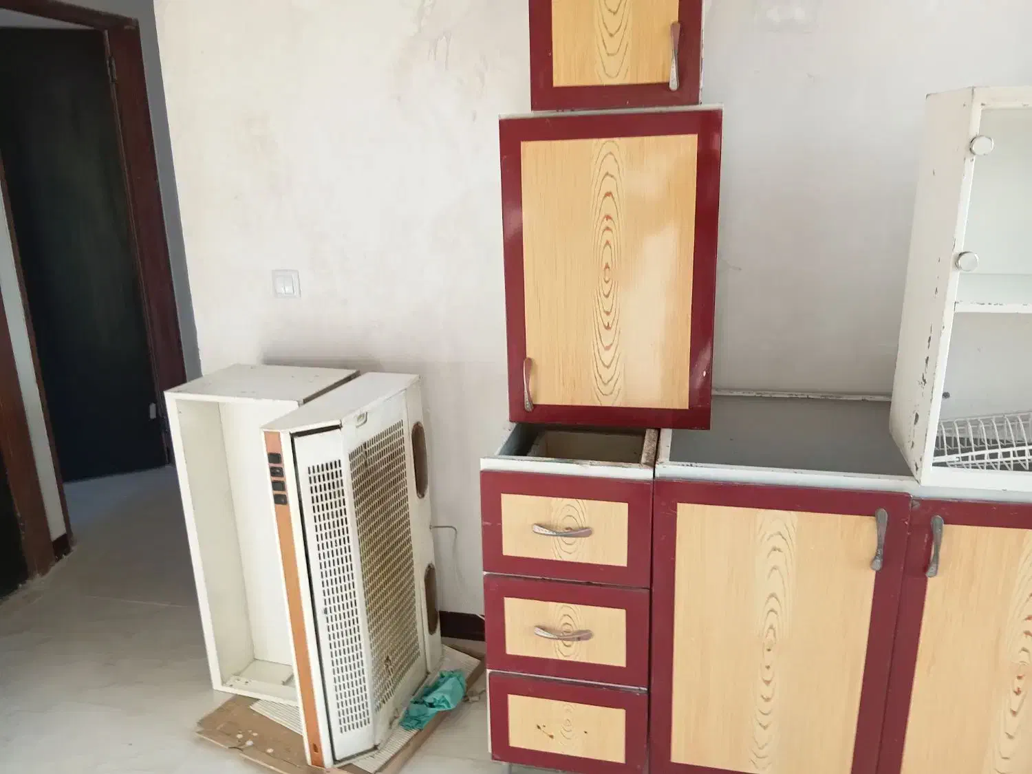 کابینت فلزی همراه هود|آب‌چکان و نظم‌دهنده ظروف|بروجرد, |دیوار