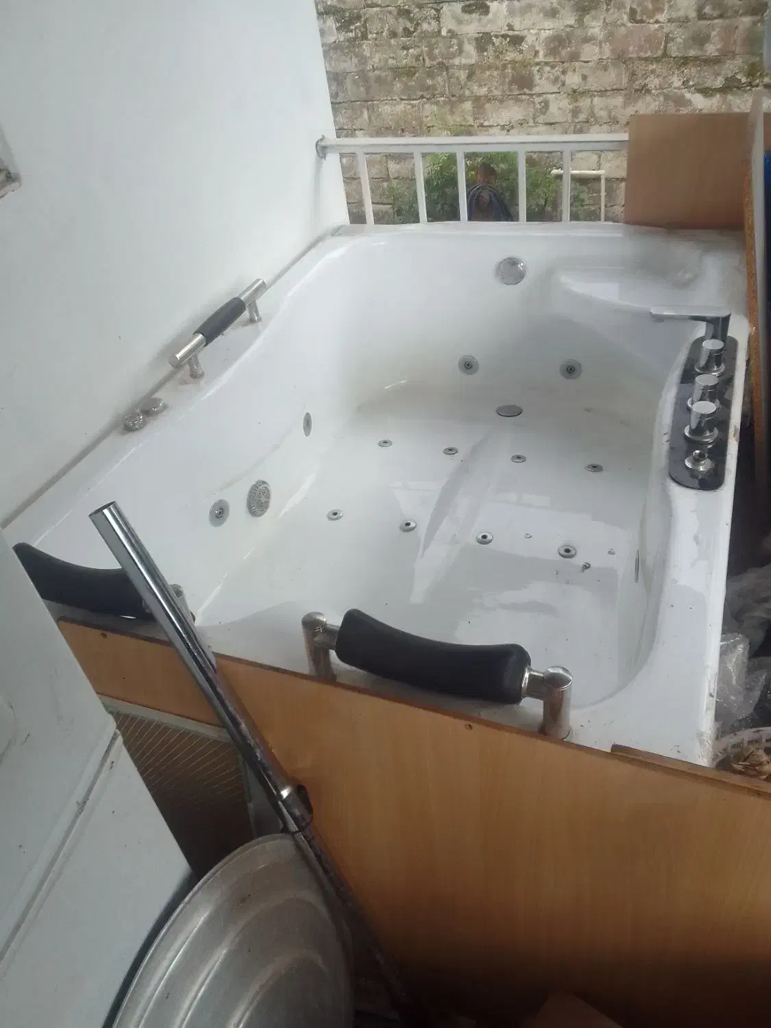 جکوزی دونفره|لوازم حمام|بندر انزلی, پیل علی باغ|دیوار