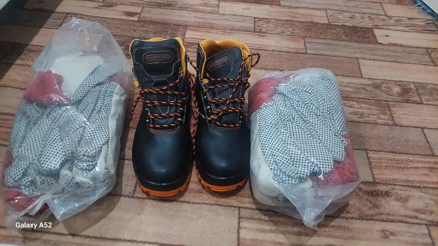 کفش ایمنی و دستکش کار|کیف، کفش، کمربند|مسجد سلیمان, |دیوار