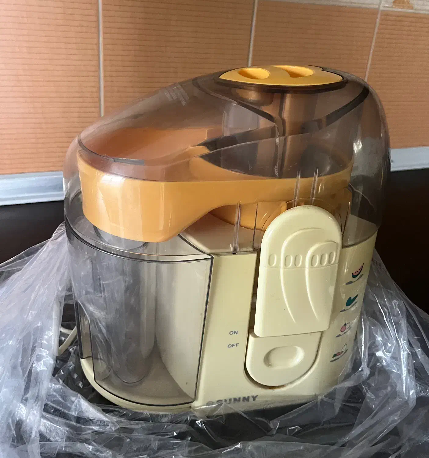 آب میوه گیری مارک SUNY|آبمیوه‌گیر و آب‌مرکبات‌گیر|گرگان, |دیوار