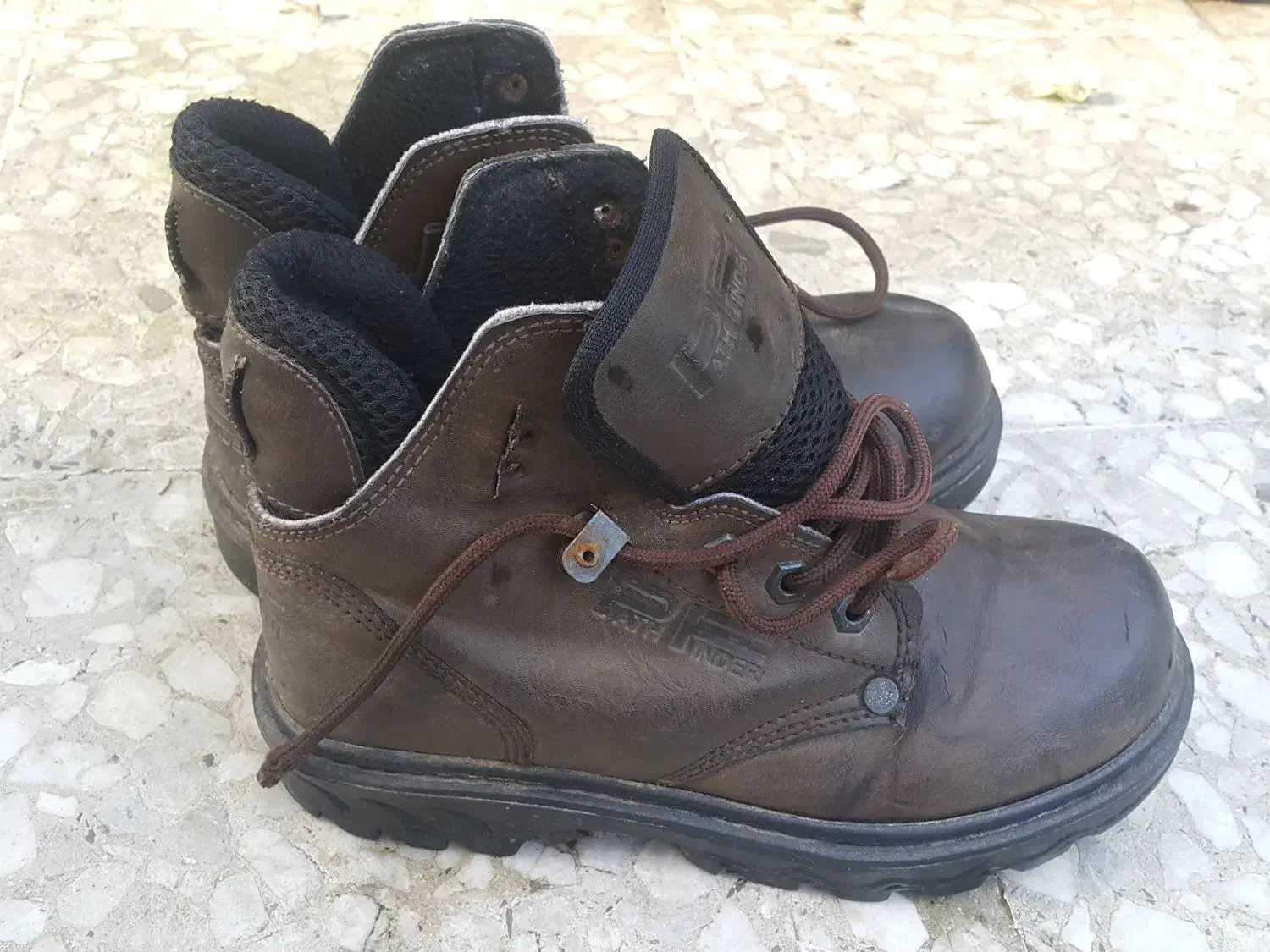 چکمه و پوتین|کیف، کفش، کمربند|کیاشهر, |دیوار