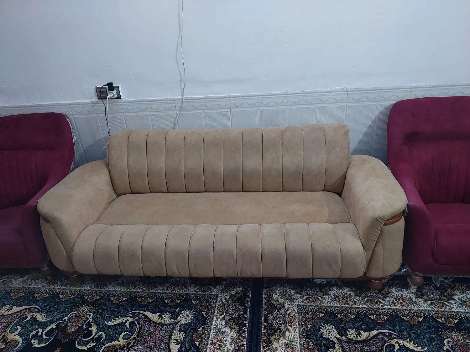 یه دست مبل ۷ نفره چستر شرکتی محکم وبادوام|مبلمان خانگی و میز عسلی|گلستان (تهران), |دیوار