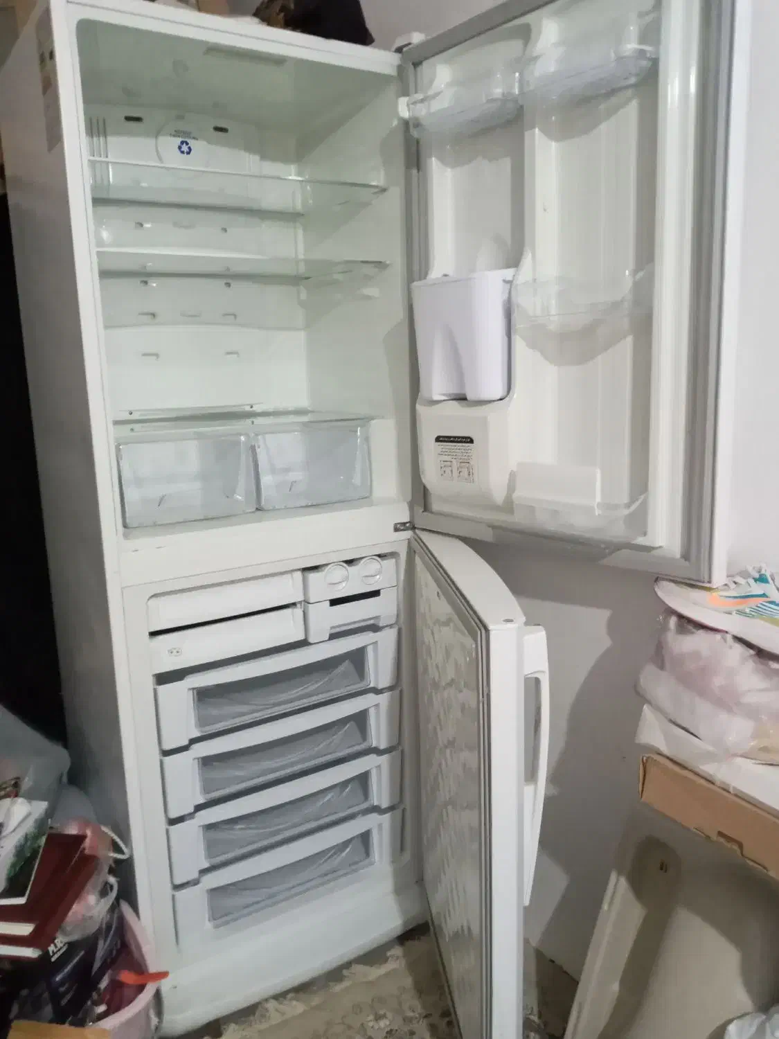 یخچال|یخچال و فریزر|تربت جام, کشتارگاه|دیوار