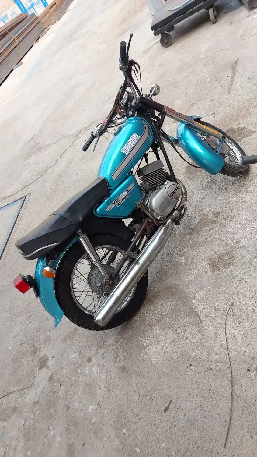 یاماها۱۲۵سوپرrs|موتورسیکلت|میانه, |دیوار