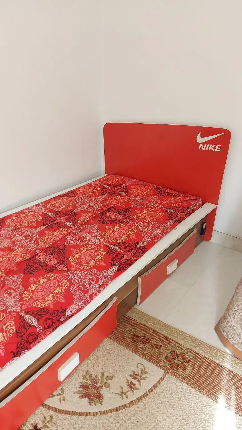 تخت یک نفره|تخت و سرویس خواب|رشت, کوی مهر|دیوار