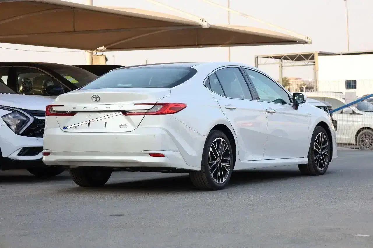 تویوتا کمری 2025|خودرو سواری و وانت|یزد, |دیوار