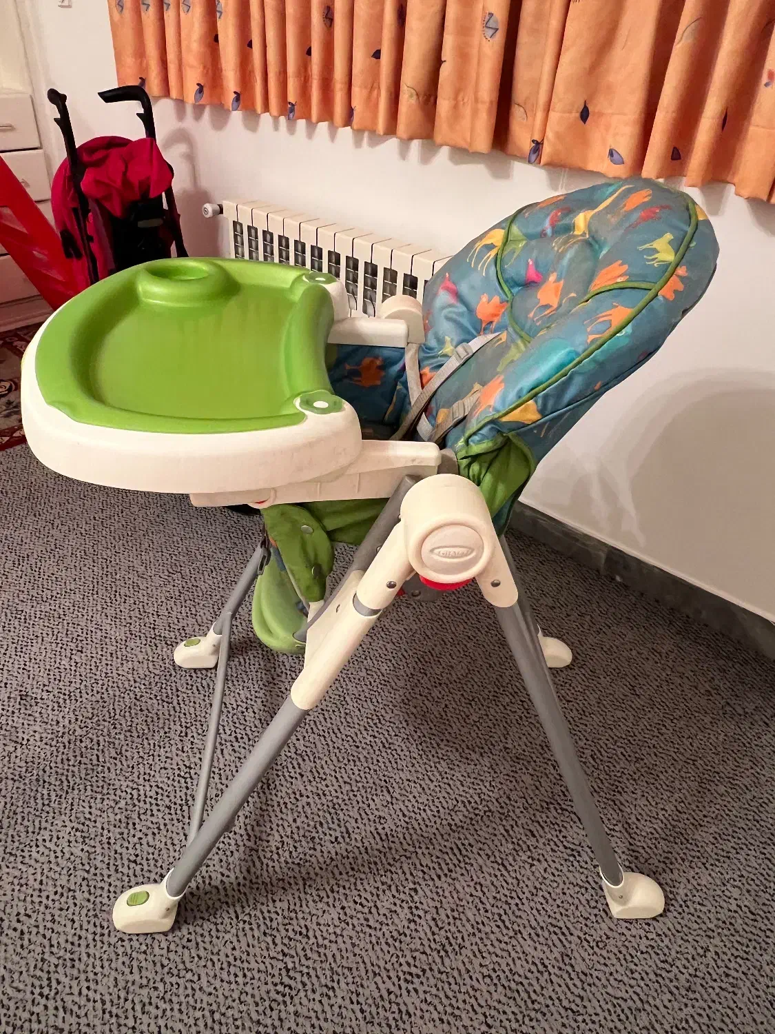 صندلی غذا|تخت و صندلی بچه|آمل, |دیوار