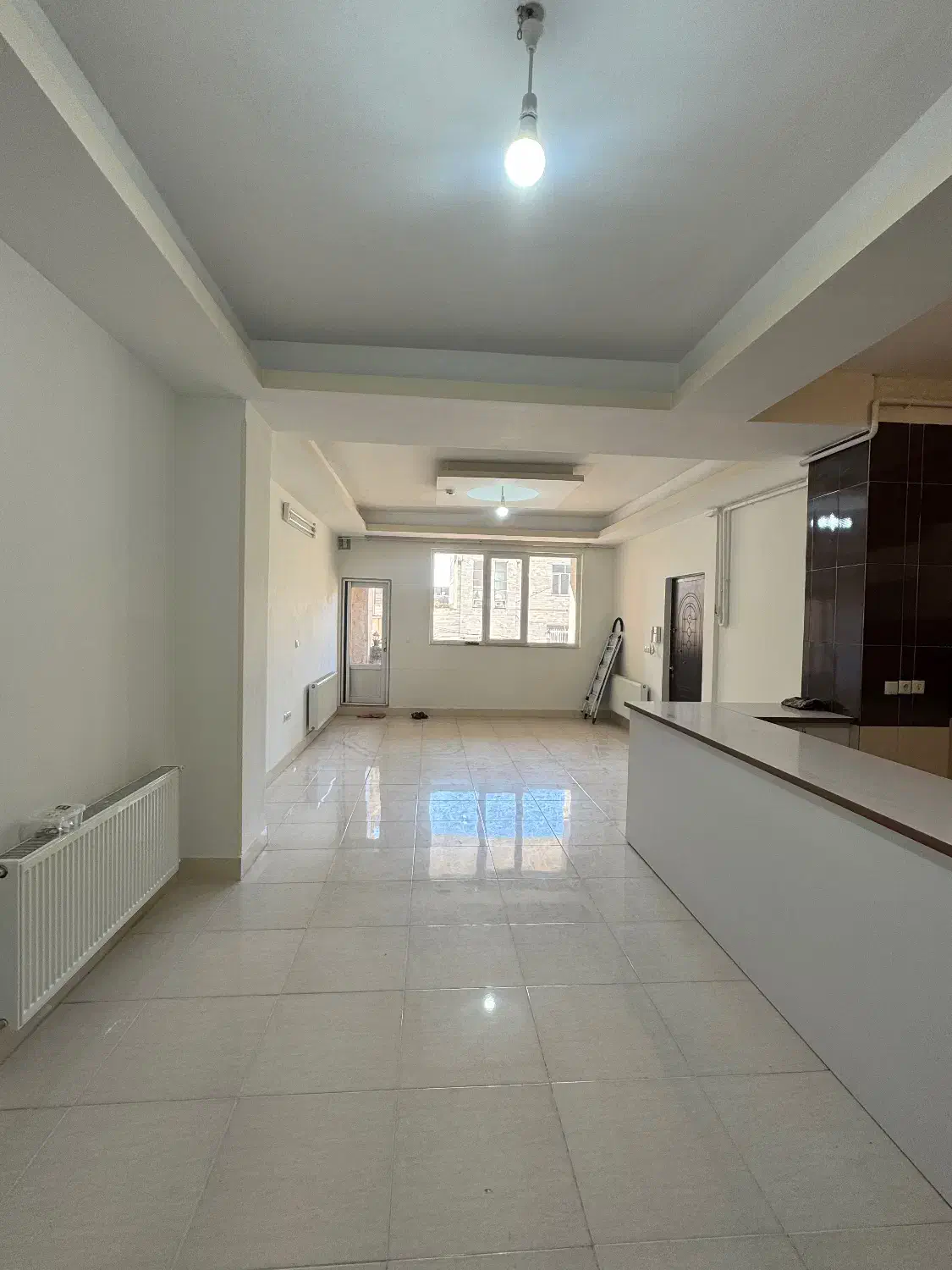 واحد ۹۸ متر/۲ خواب/مقدم بلوار/خالی/قابل اخذ وام|فروش آپارتمان|زنجان, |دیوار