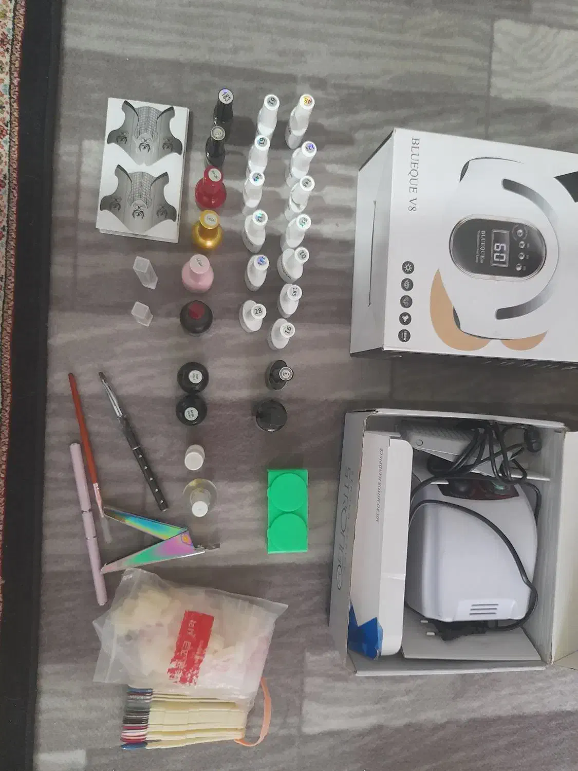 وسایل ناخن کار ی|آرایشگاه و سالن‌های زیبایی|فیرورق, |دیوار