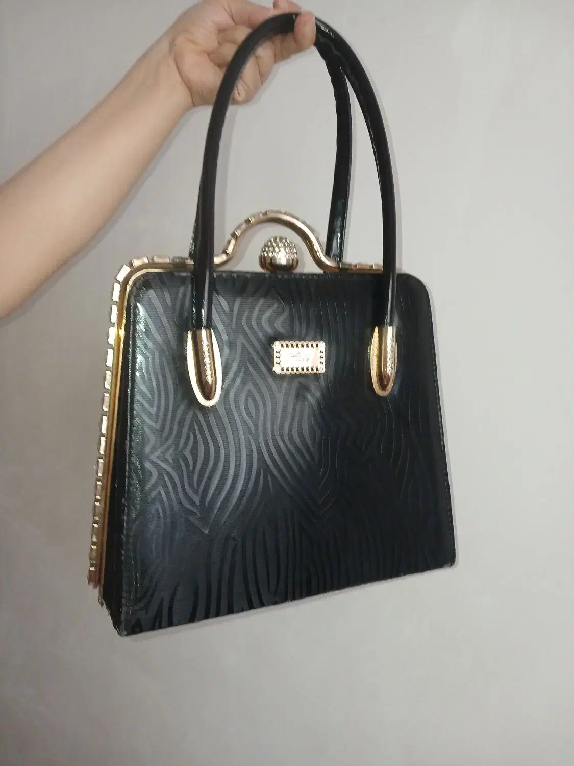 کیف|کیف، کفش، کمربند|رشت, لاکان|دیوار