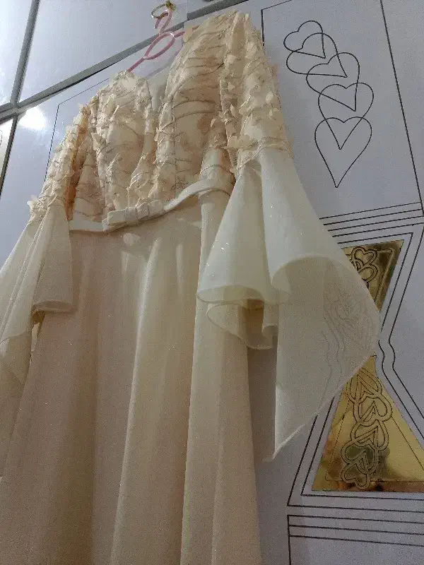 لباس مجلسی|لباس|شادگان, |دیوار