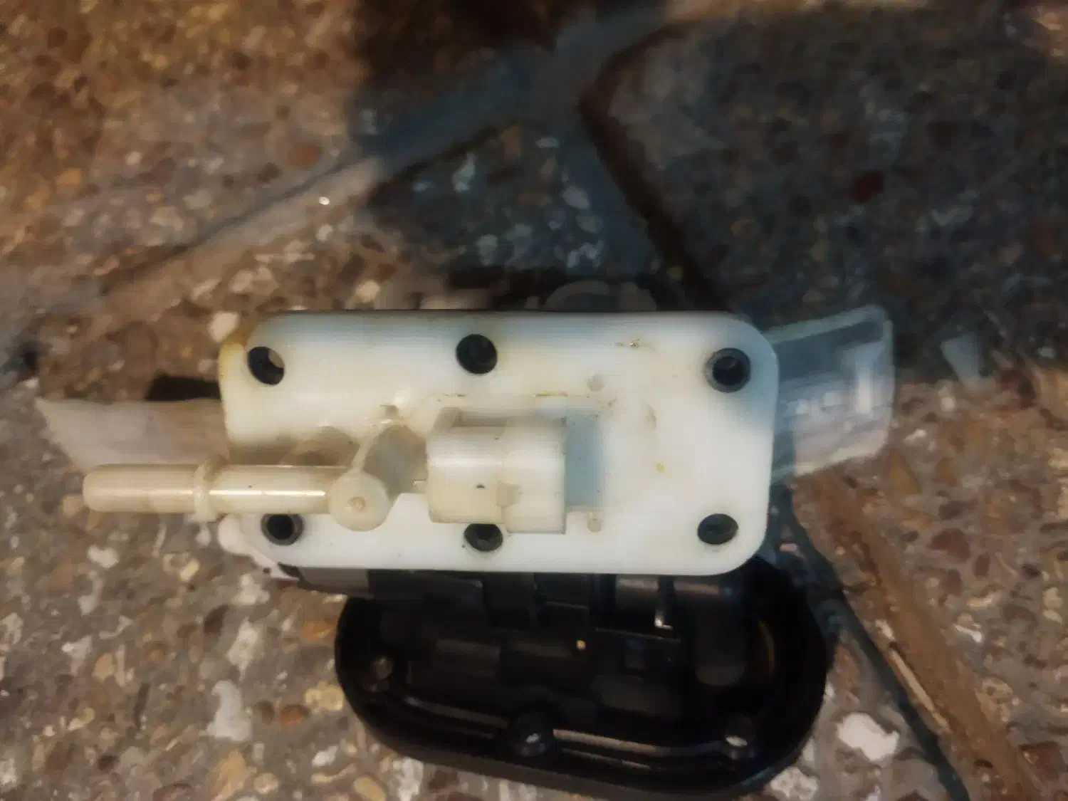 باک در پالسی و پمپ بنزین انژکتور|قطعات یدکی و لوازم جانبی|شیراز, شهرک بهشتی|دیوار