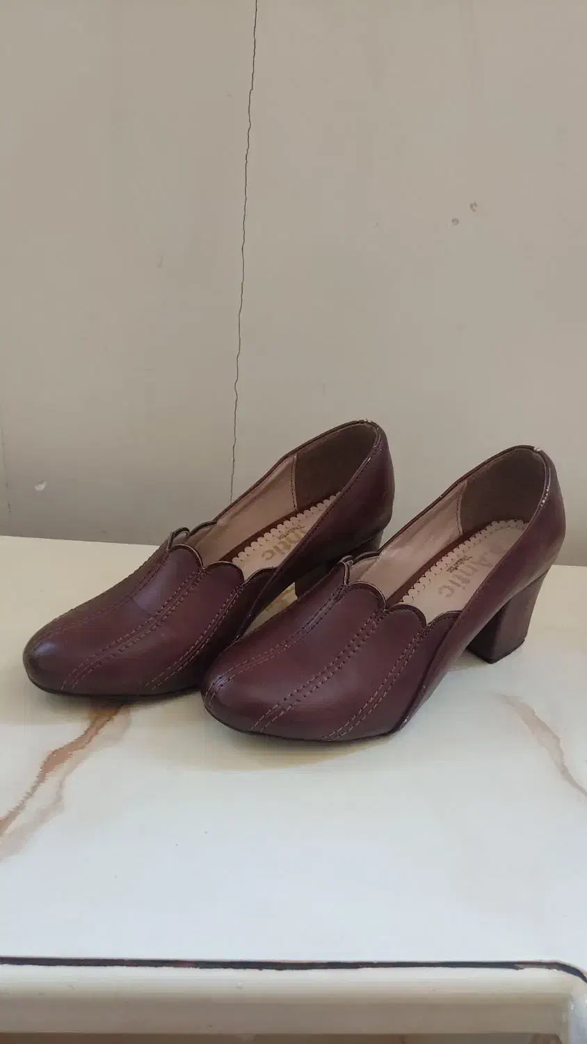 کفش|کیف، کفش، کمربند|بروجرد, |دیوار