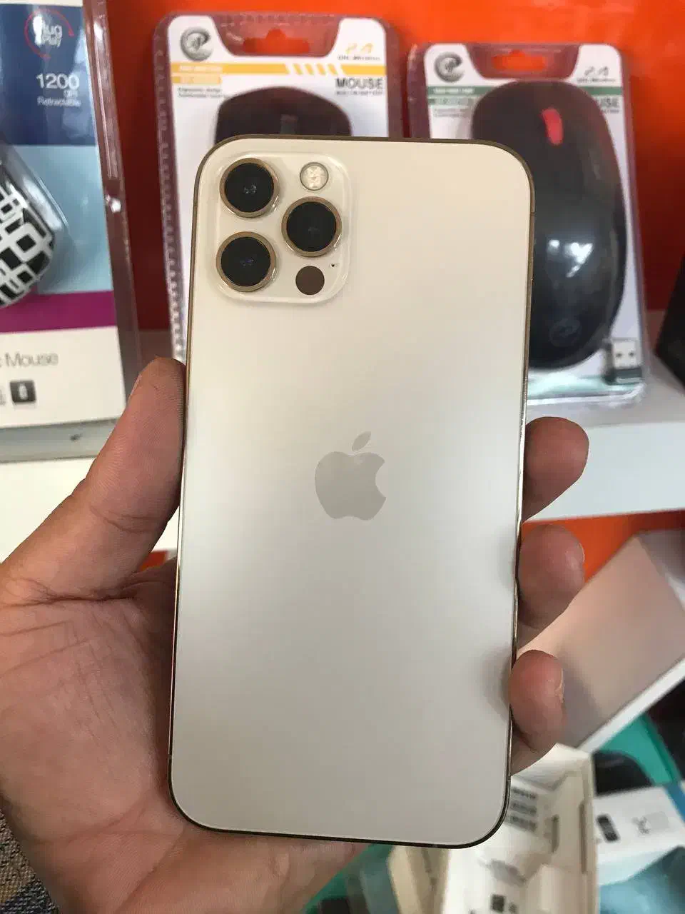iPhone 12 pro|موبایل|فسا, |دیوار