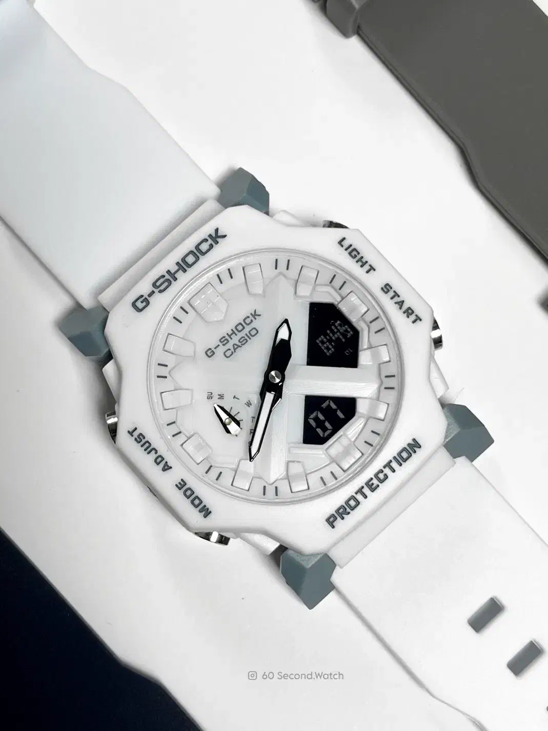 ساعت جیشاک ۲۳۰۰ معروف به ایکس ( فول رنگ بندی )|ساعت|مشهد, استاد یوسفی (شهرک غرب)|دیوار