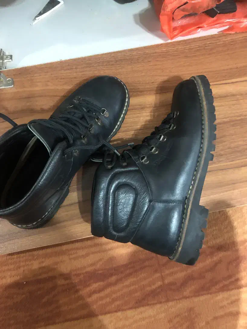 معاوضه بوت کوهنوردی ایتالیایی سایز ۴۴-۴۵|کیف، کفش، کمربند|تهران, پونک|دیوار