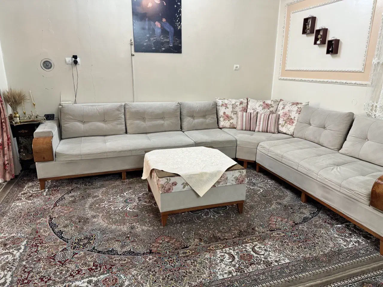مبل ال ۹ نفره با میز وسط و شیشه با تخفیف|مبلمان خانگی و میز عسلی|تهران, اسفندیاری|دیوار