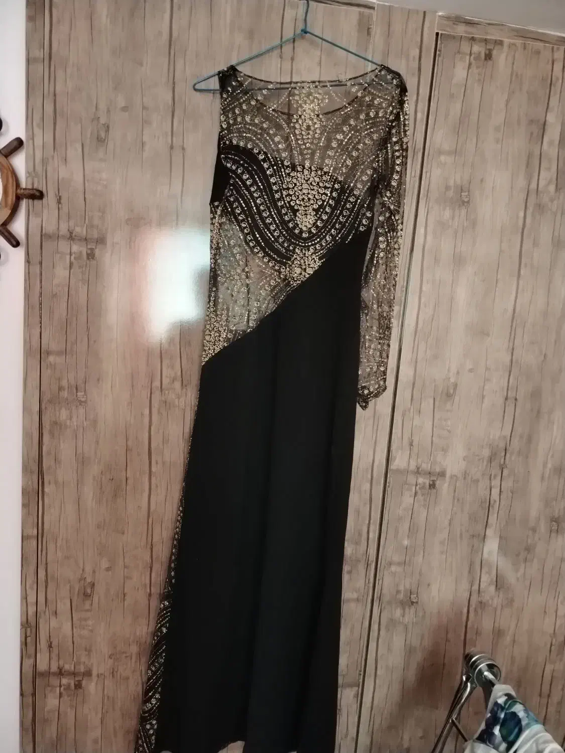 لباس مجلسی|لباس|نیشابور, فردوس شمالی|دیوار