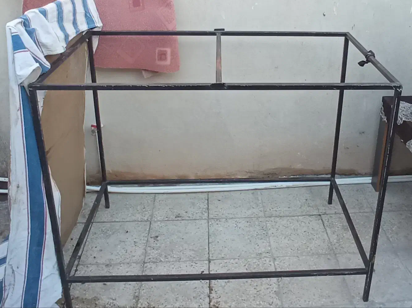 میز اهنی|میز و صندلی غذاخوری|قم, محمد آباد|دیوار