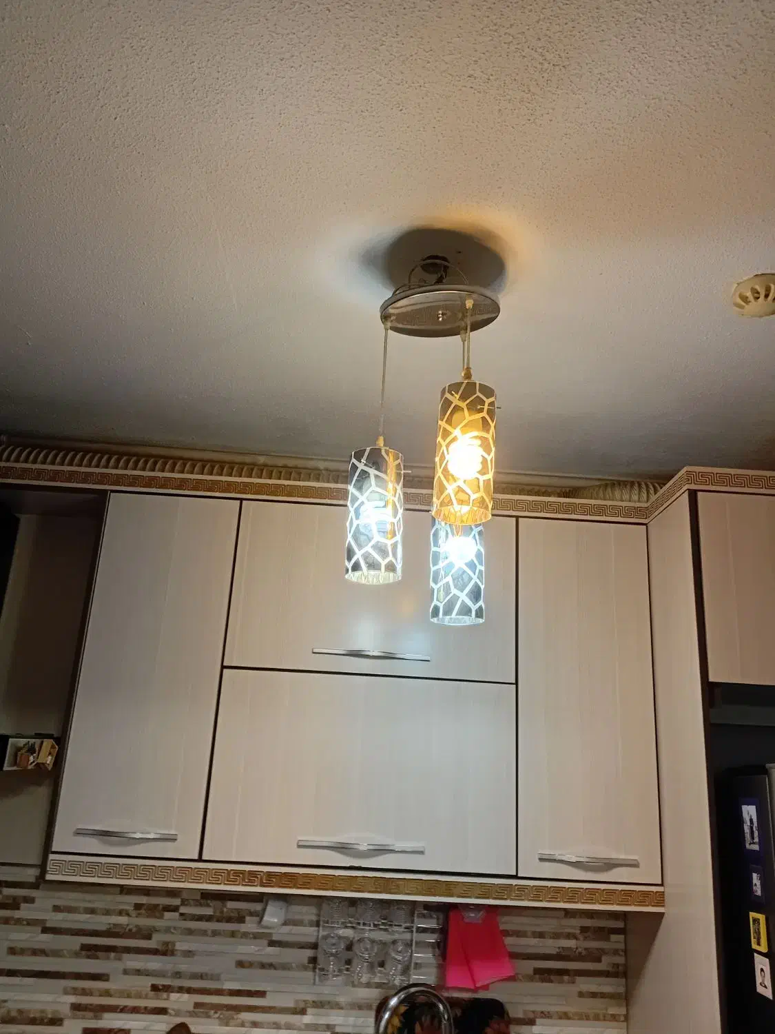 لوستر آینه‌ای سه شاخه|لوستر و چراغ آویز|پردیس, فاز ۳|دیوار