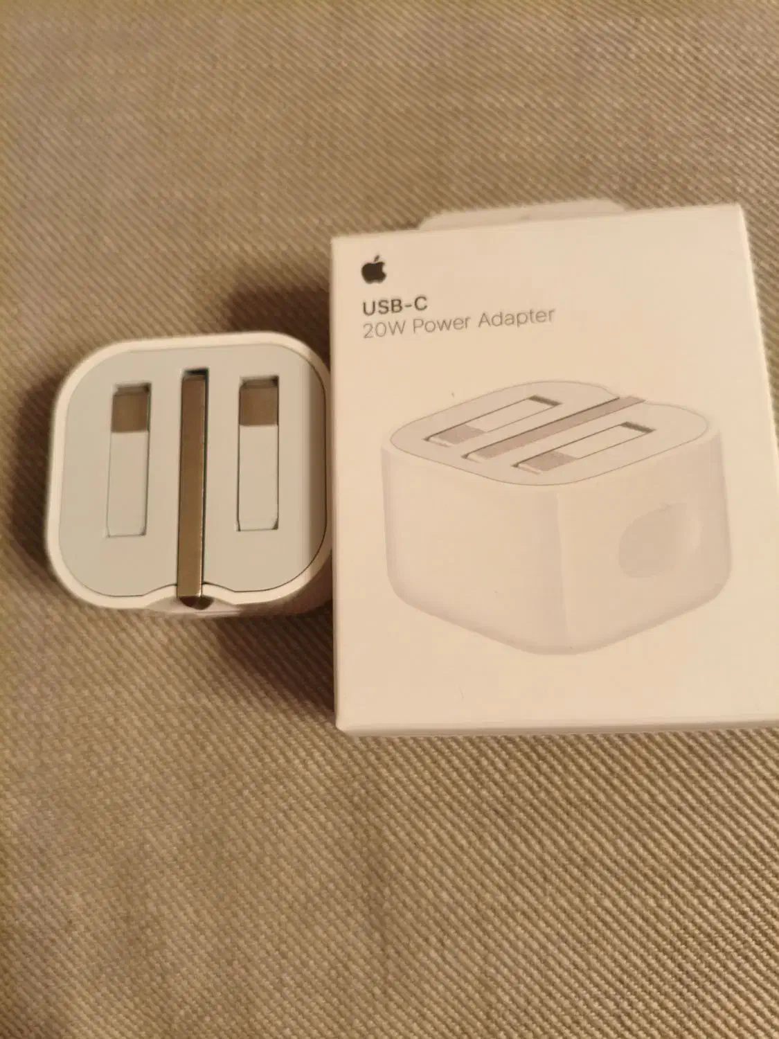 تعدادی قاب ایفون 13 نرمال و شارژر وهندزفری|لوازم جانبی موبایل و تبلت|تهران, میرداماد|دیوار