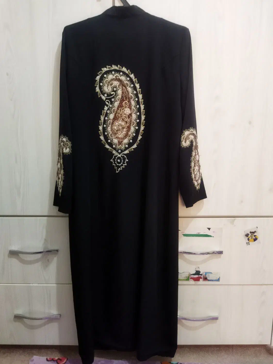 مانتو مجلسی|لباس|قم, شاه احمد قاسم|دیوار