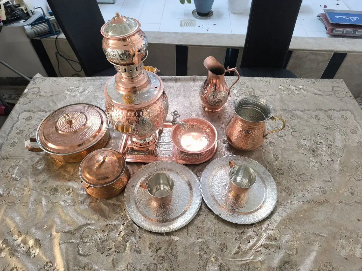 سرویس دوازده پارچه مسی و سماور تزئینی|صنایع دستی و سایر لوازم تزئینی|شیراز, جوادیه|دیوار