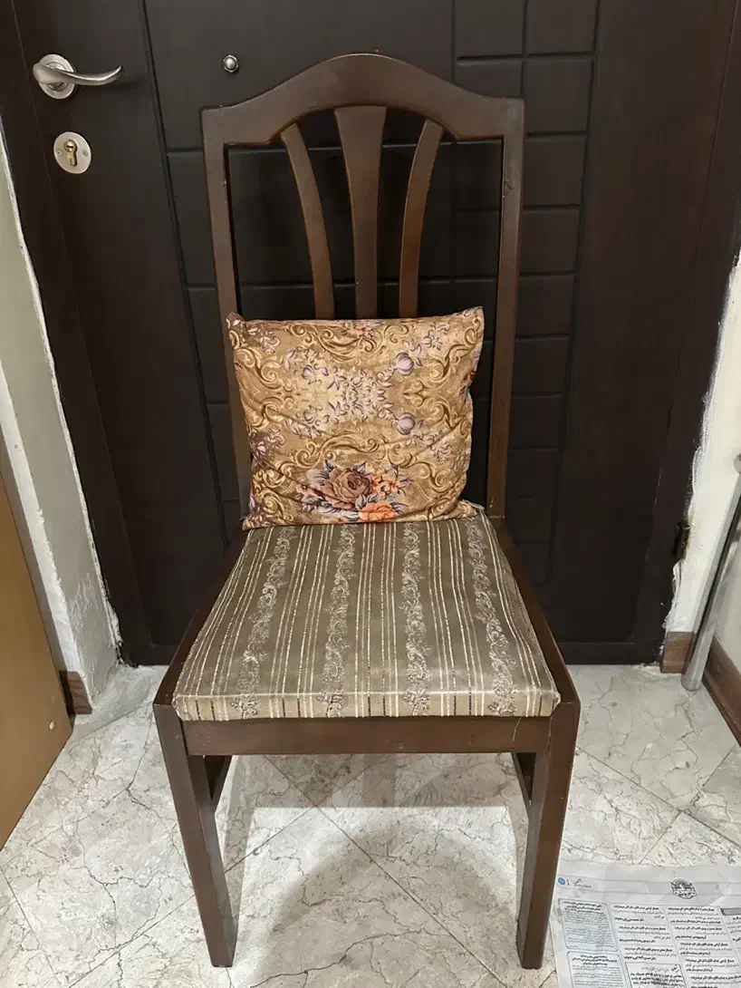 صندلی چوبی|صندلی و نیمکت|تهران, باغ فیض|دیوار