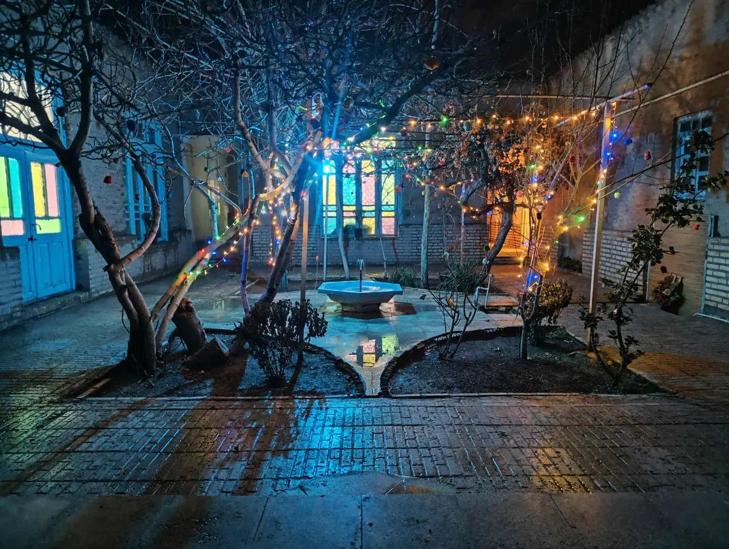 چایخانه فروشی ادرس شهدا دانشگاه 2همراه باپیج کافه|کافیشاپ و رستوران|بیرجند, |دیوار