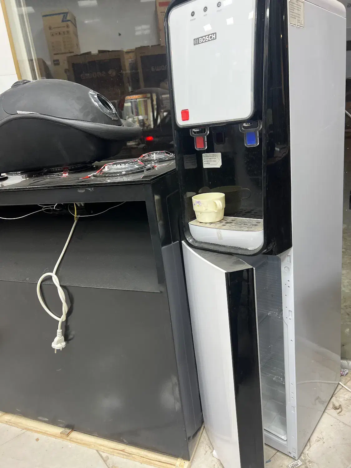 اب سرد کن همراه مخزن بوش سرود گرم یخچال دار درحد|آبسردکن و تصفیه آب|قم, علی آباد|دیوار