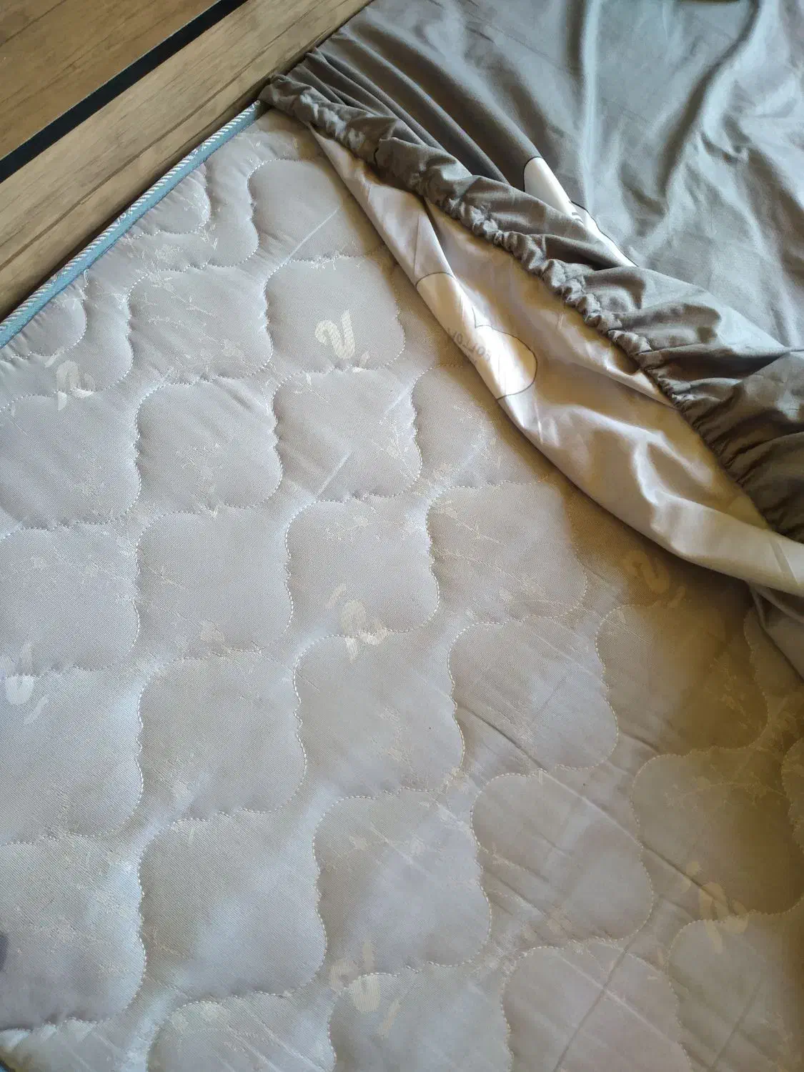 تختخواب دونفره|تخت و سرویس خواب|شیراز, شاپورجان|دیوار