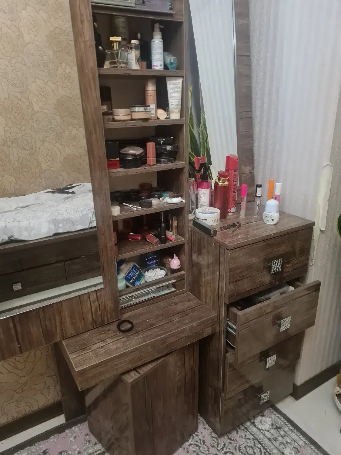 ست تخت میز آرایش وTVپاتختی جاکفشیMDF|تخت و سرویس خواب|تهران, شهرک چیتگر|دیوار