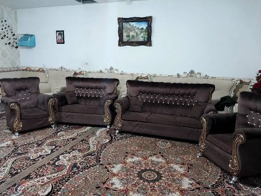 مبل ۷ نفره  قهوه ای همراه عسلی|مبلمان خانگی و میز عسلی|تاکستان, |دیوار