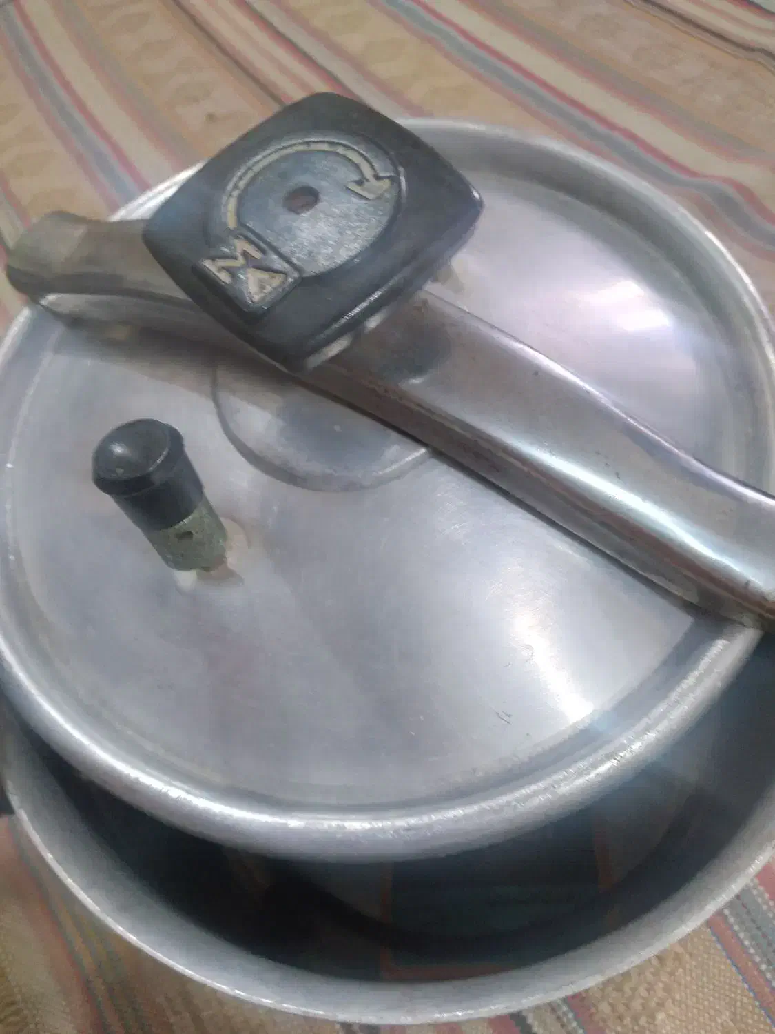 قابلمه زود پز|ظروف پختوپز|آستانه اشرفیه, |دیوار