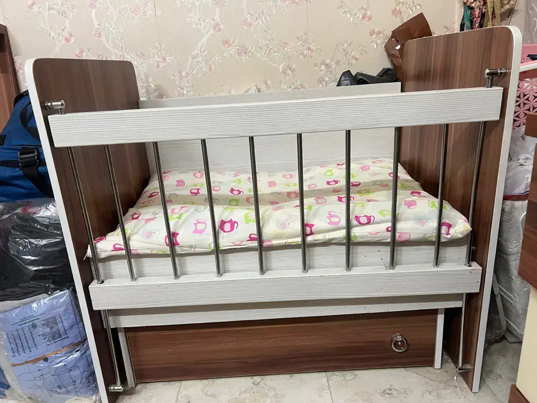 تخت نوزاد|تخت و صندلی بچه|تهران, تهرانپارس جنوبی|دیوار