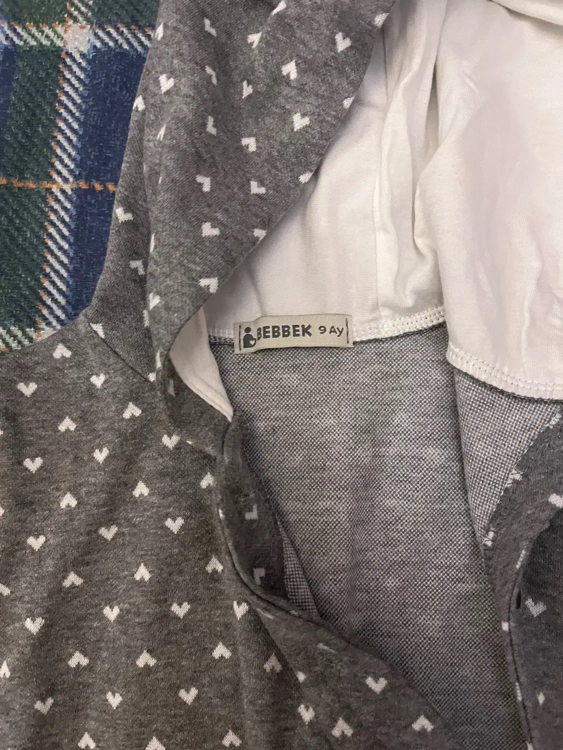 سرهمی گرم دخترونه ۶ ماه وکفش وجوراب|کفش و لباس بچه|تهران, شهرک استقلال|دیوار