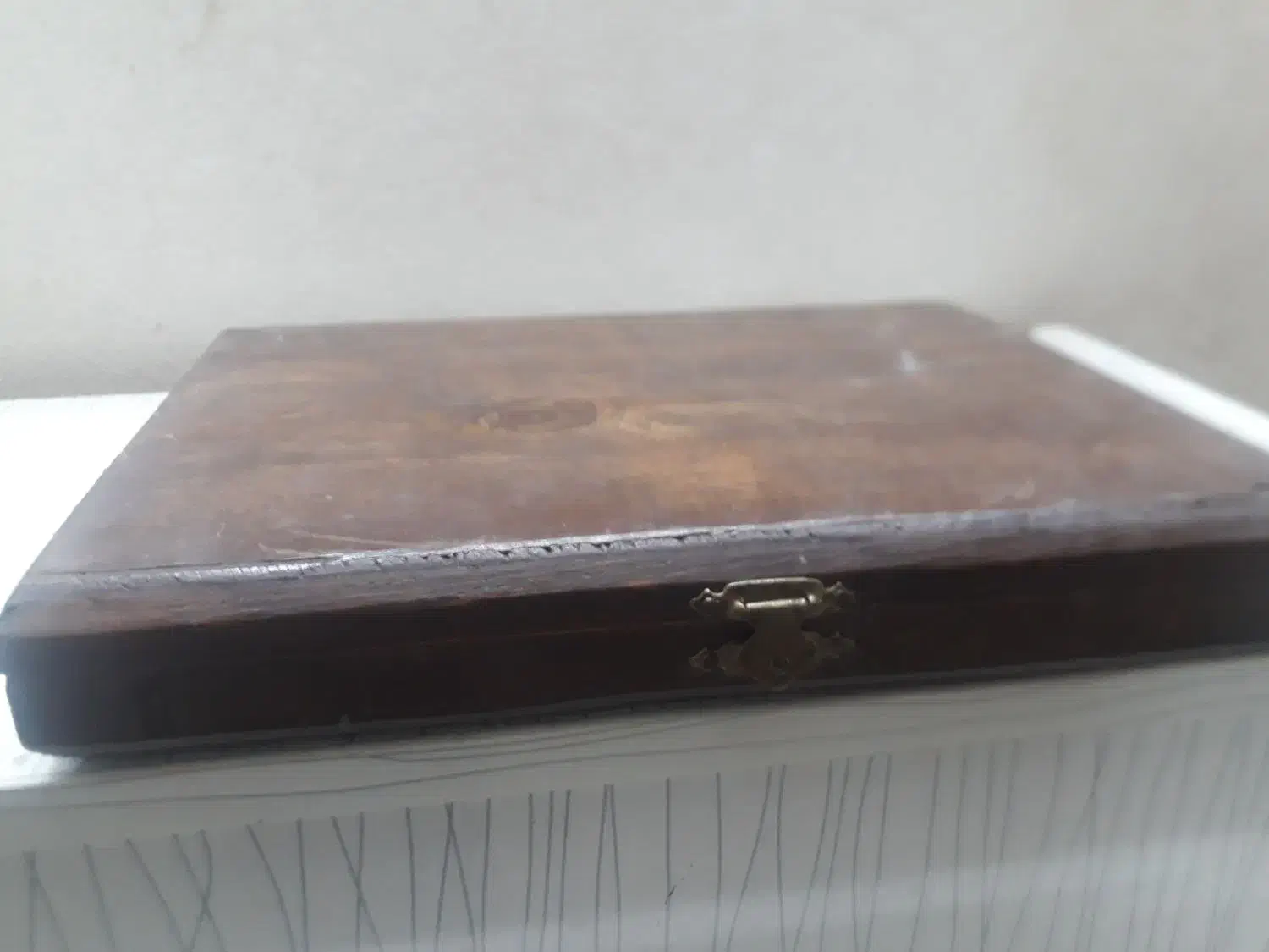 صندوقچه قدیمی|کلکسیون اشیاء عتیقه|رشت, استقامت ۲|دیوار