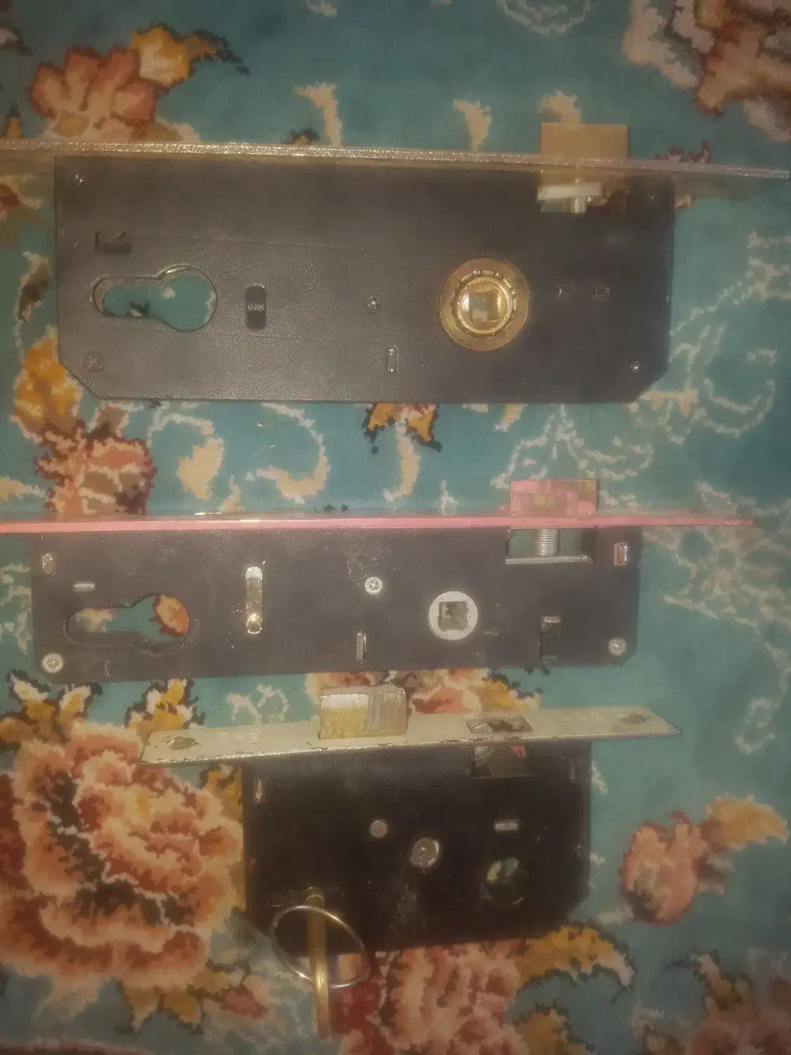 قفل قفل|لوازم سرویس بهداشتی|شیراز, شهرک مدرس|دیوار