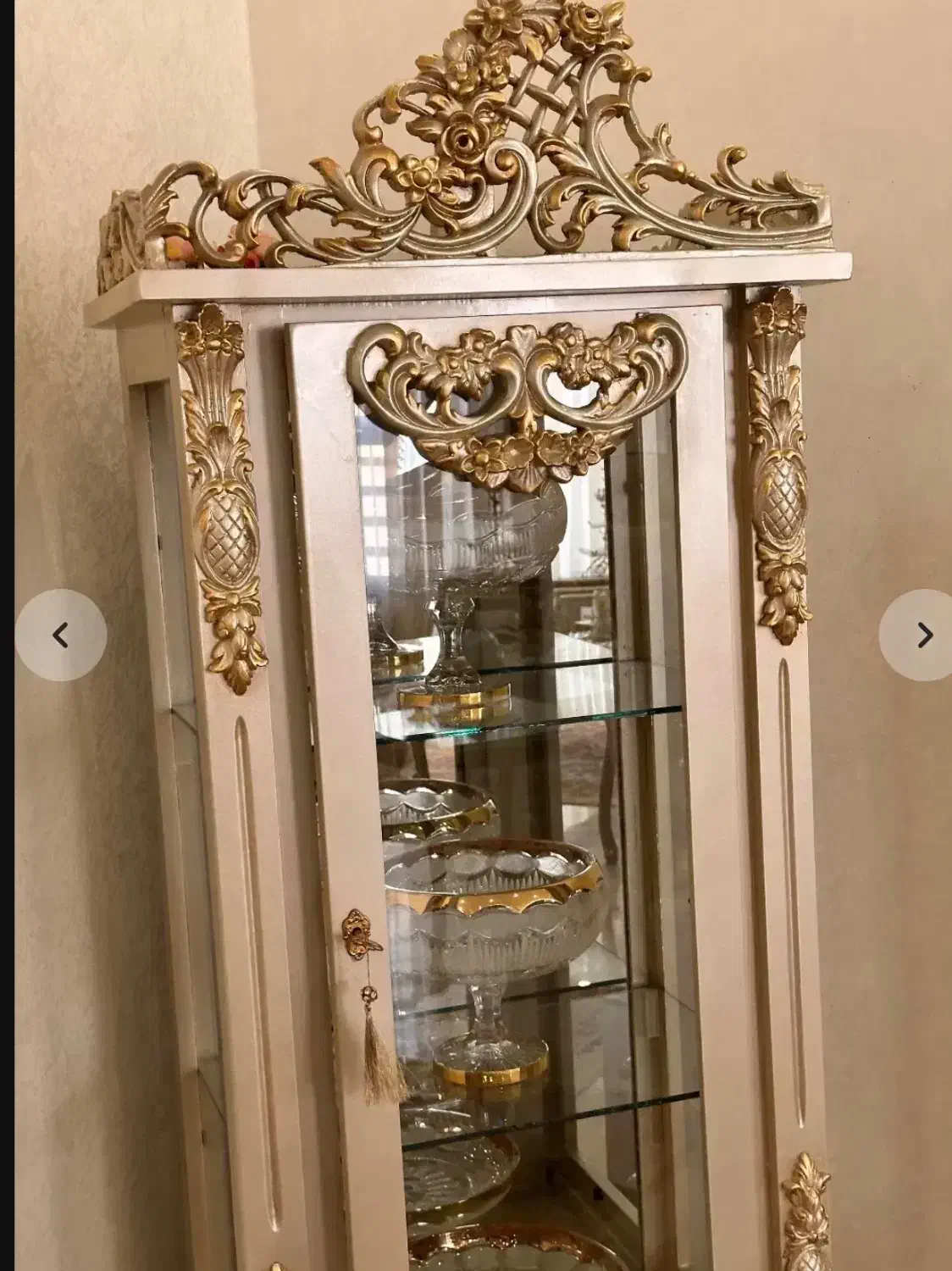 یک عدد مینی بوفه کوتاه بژ طلایی|بوفه، ویترین، کنسول|تهران, مجیدآباد|دیوار