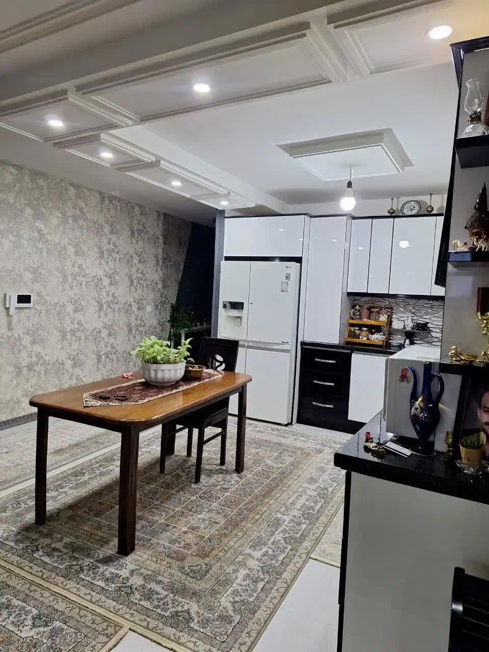 فرحزاد ۱۲۰ متر ۳خواب طبقه دوم