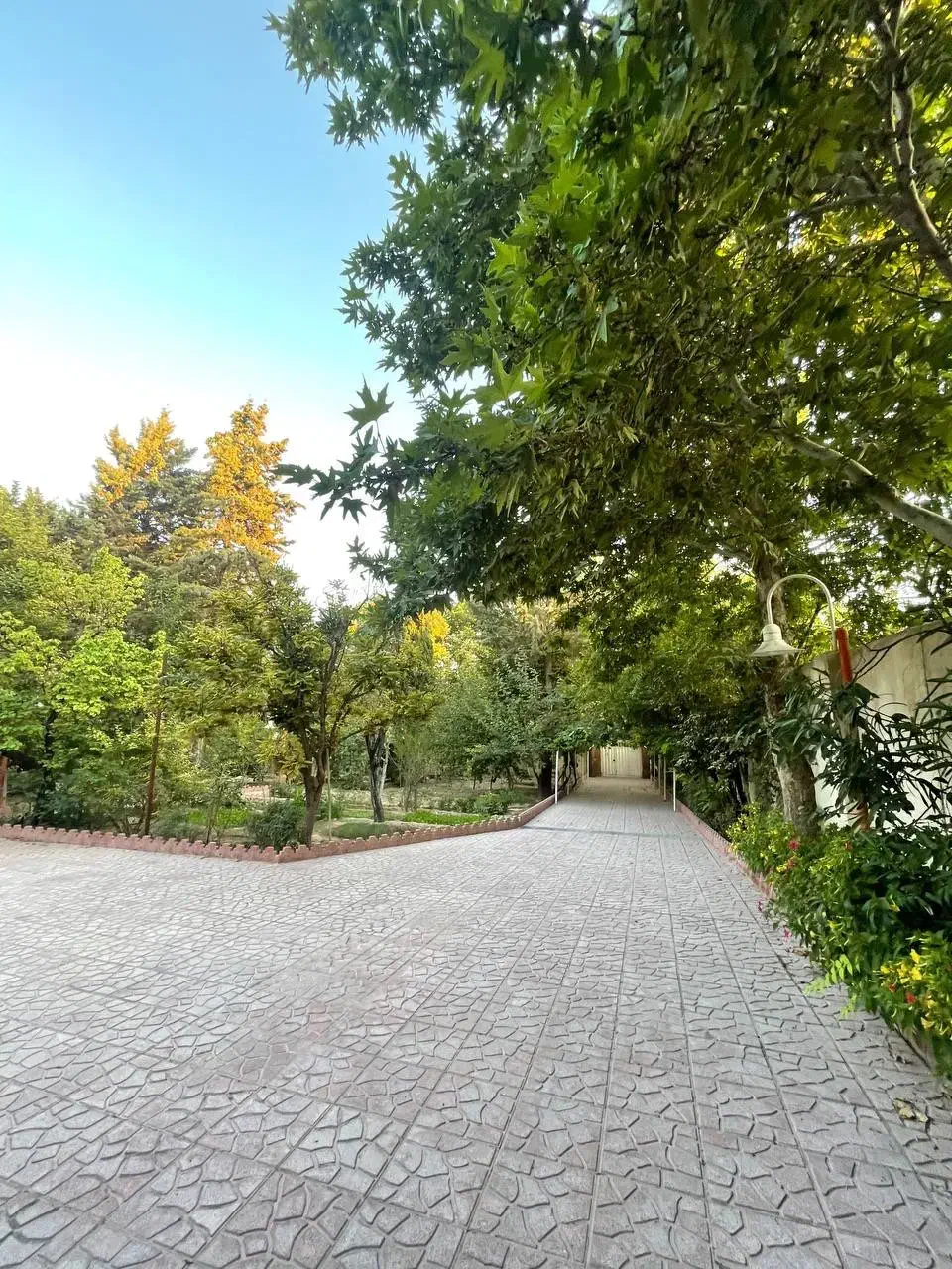 اجاره باغ ویلا با استخر آبگرم سقف دار|اجارهٔ کوتاهمدت ویلا و باغ|کرج, شهرک صنعتی بهارستان|دیوار