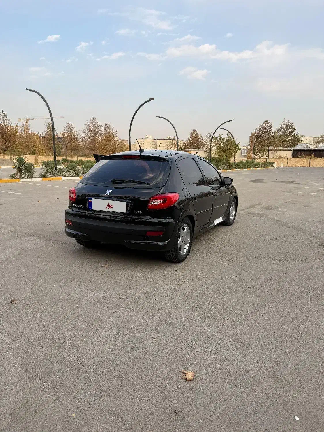 ۲۰۷ مشکی مدل ۱۴۰۲|خودرو سواری و وانت|مشهد, سید رضی|دیوار