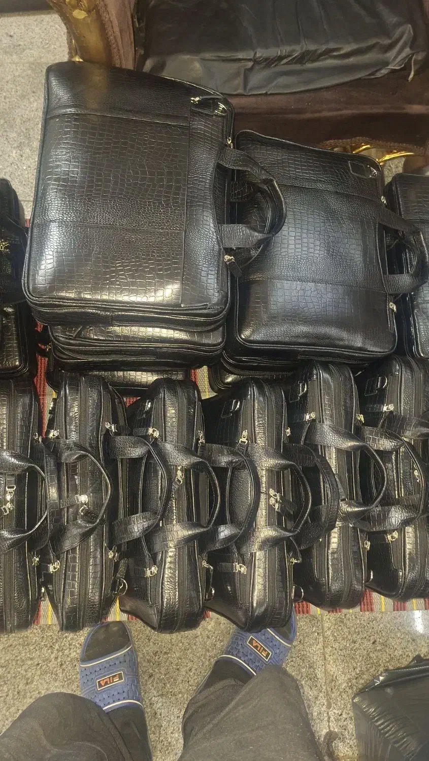 کیف اداری تمام چرمه  طبیعی|کیف، کفش، کمربند|ری, شهادت|دیوار