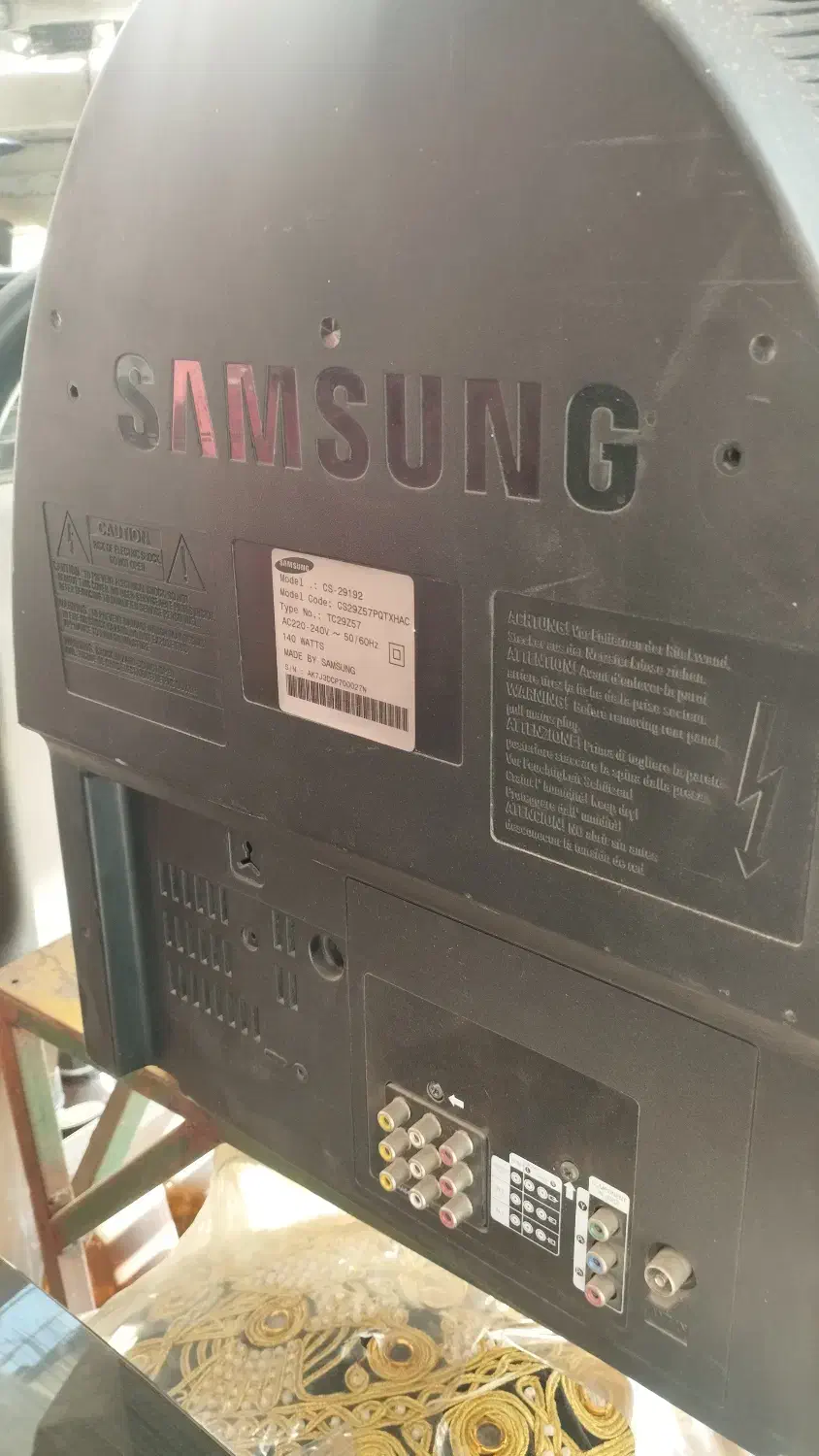 دو عدد تلویزیون قدیمی|تلویزیون و پروژکتور|چهارباغ, |دیوار