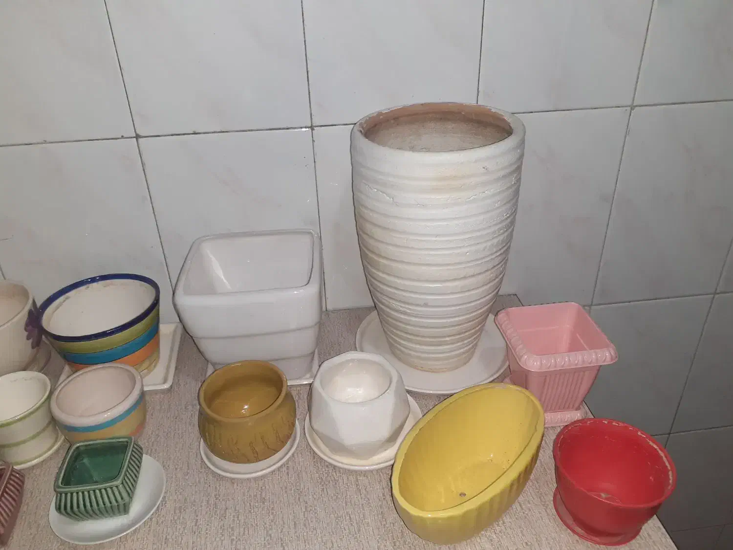 تعدادی گلدان همراه با زیرگلدانی|صنایع دستی و سایر لوازم تزئینی|تهران, سلسبیل شمالی|دیوار