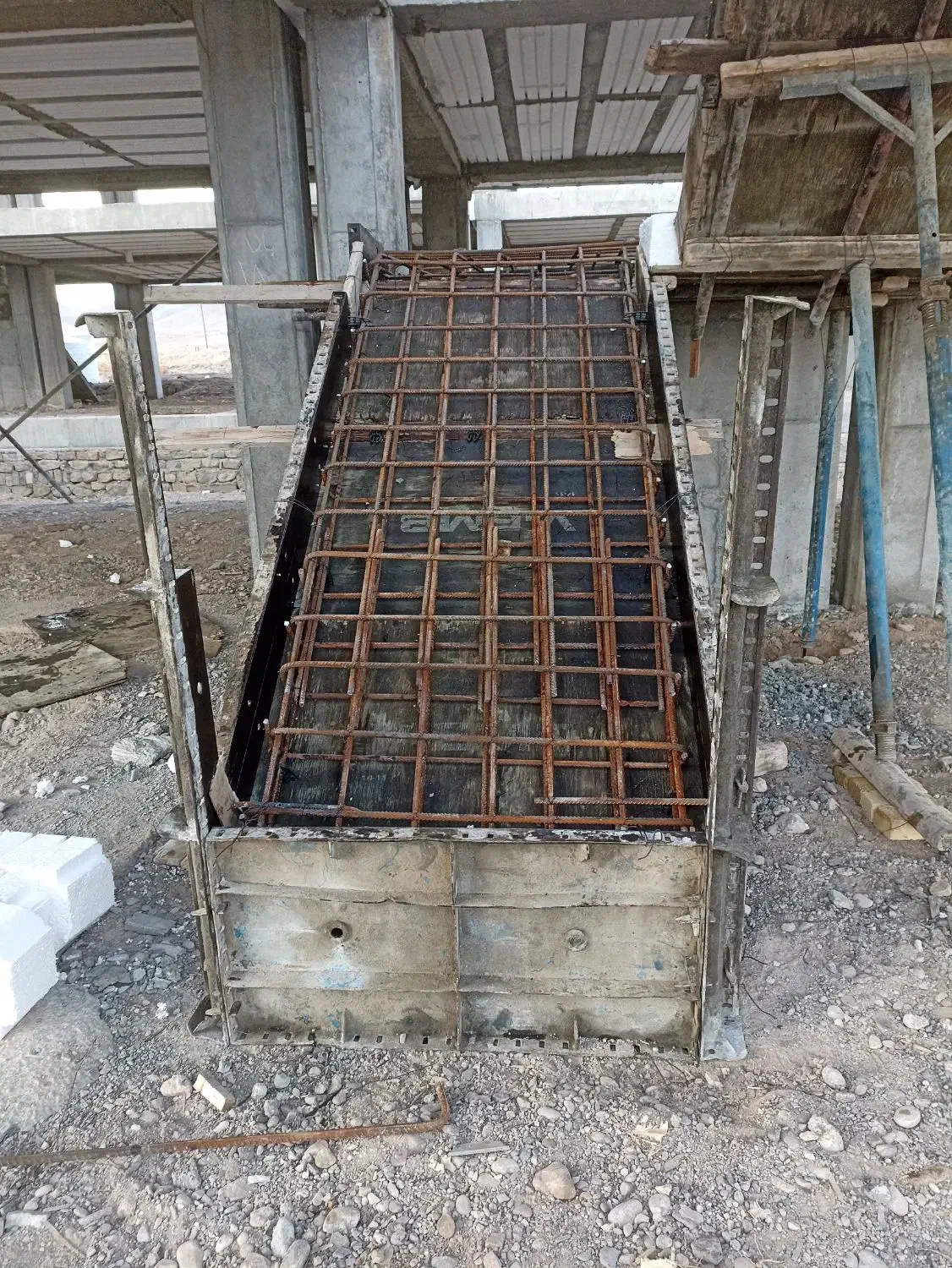 اجرای آرماتوربندی و قالبندی|خدمات پیشه و مهارت|ارومیه, |دیوار