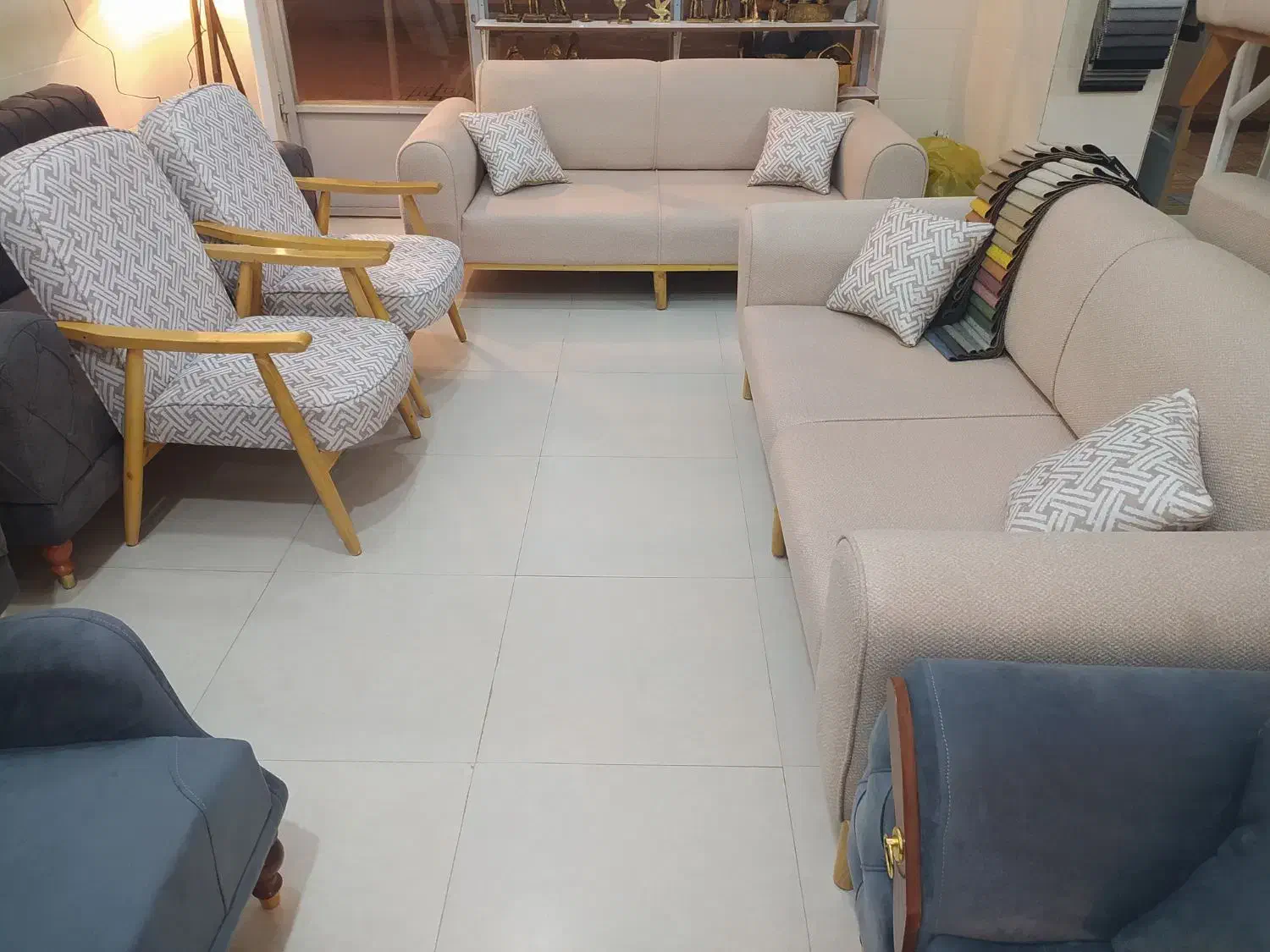 مبل راحتی|مبلمان خانگی و میز عسلی|ایوان, |دیوار