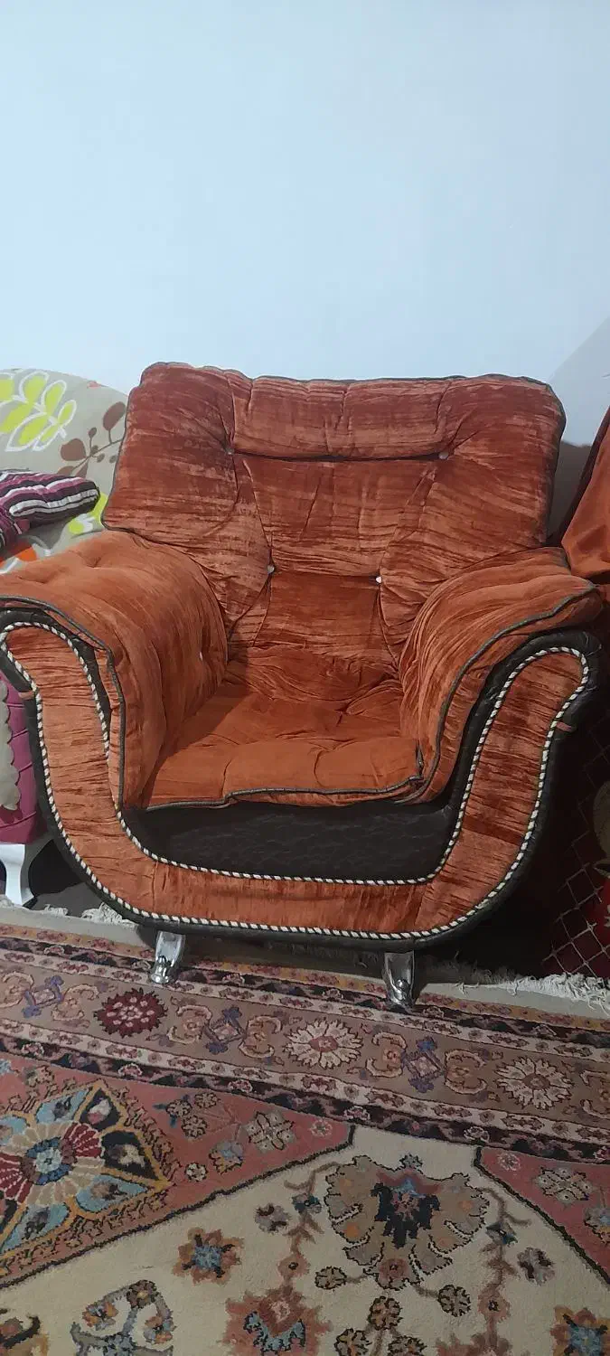 مبل ۷هفت نفره کارکرده|مبلمان خانگی و میز عسلی|رودسر, |دیوار